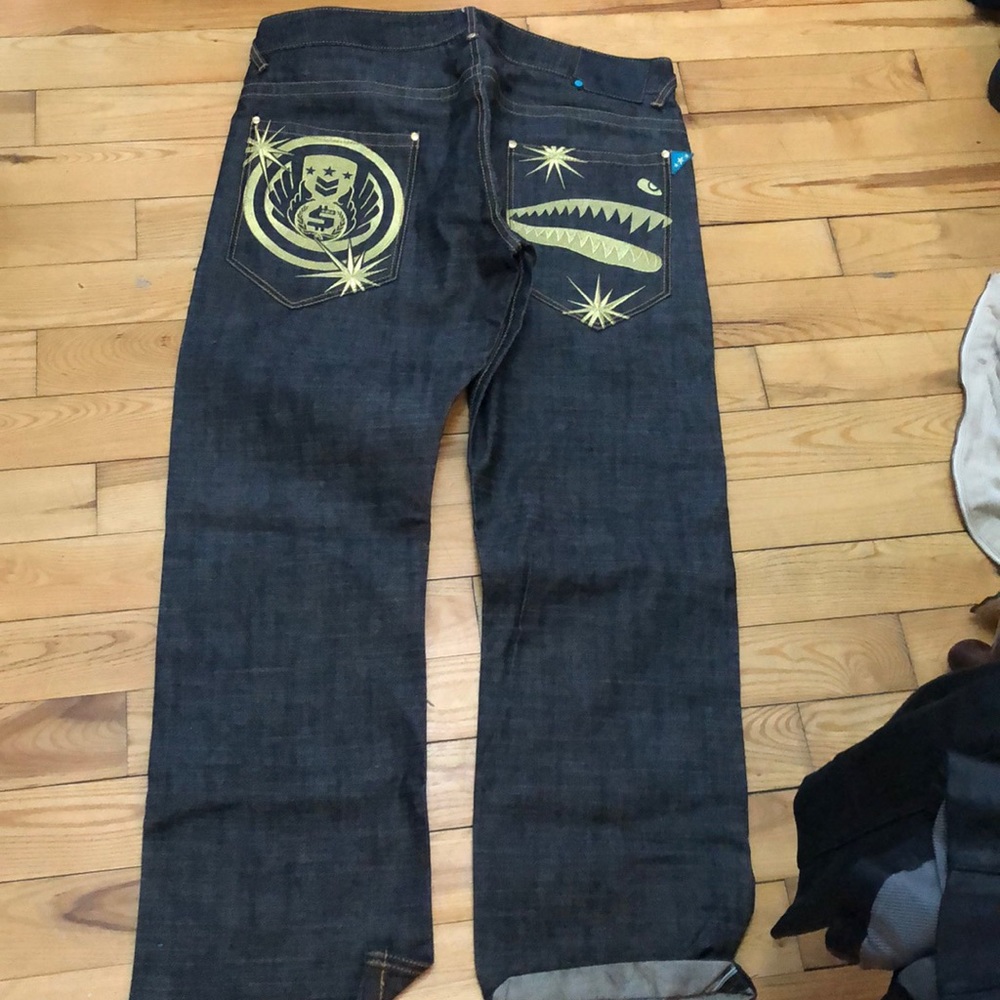 Clothes - Picture 3 of 4